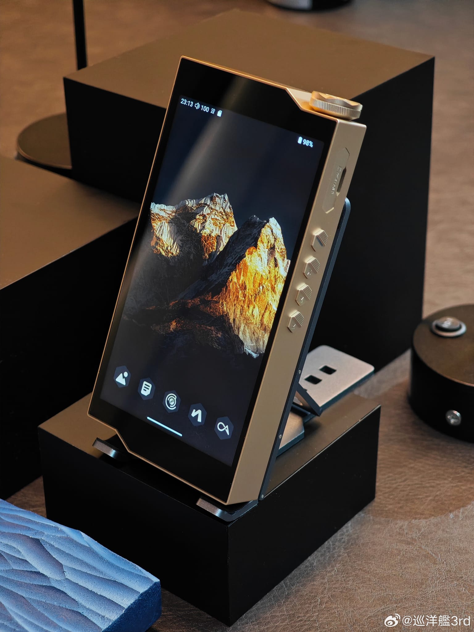 HiBy　Music　RS8 美品 Discover the HiBy RS8 - Hi-Res Flagship Music Player | HiBy